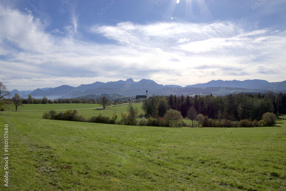 Wallfahrtskirche Wilparting (bei Irschenberg), Oberbayern, Deutschland.