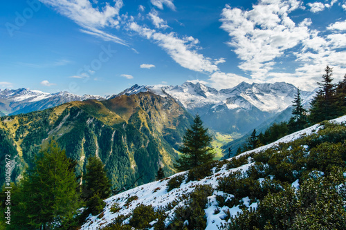 Valsertal mit Olperer und Fußstein photo