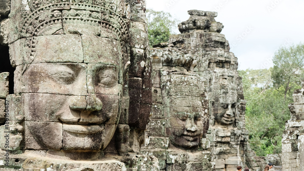 3 Faces of Bayon at Angkor Thom Temple, Siem Reap, Cambia