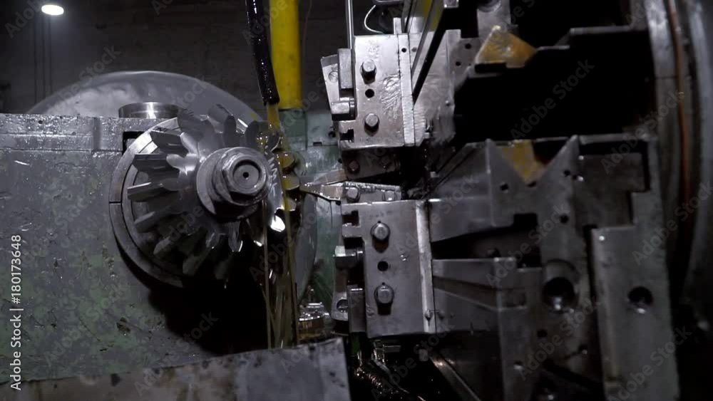 CNC machine machining metal CNC machine machining metal