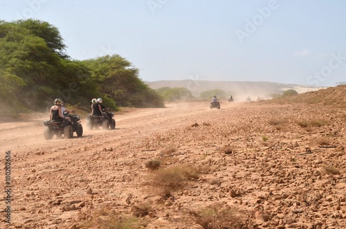 Traversée du désert de Boa Vista, au Cap-Vert, en Quad photo