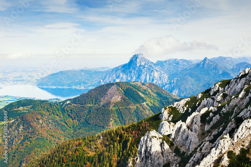 Fototapeta Naklejka Na Ścianę i Meble -  Landscape of the Traunsee lake from the Alberfeldkogel mountain, Austrian Alps