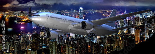 Verkehrsflugzeug im Steigflug über Hongkong