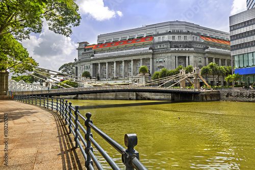 Photography Cavenagh Bridge over the Singapore River