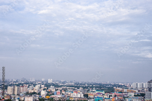 Fototapeta Naklejka Na Ścianę i Meble -  Bangkok Ekamai city buildings with blue sky