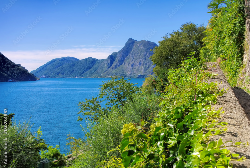 Luganersee und Monte San Salvatore, Schweiz - Lake Lugano and Monte San Salvatore