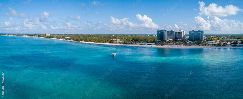 panorama view of the tropical paradise of the cayman islands in the caribbean sea - obrazy, fototapety, plakaty 