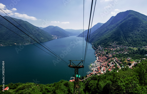 Cuadro en lienzo overlooking Lake Como by the Argegno - Pigra cable car
