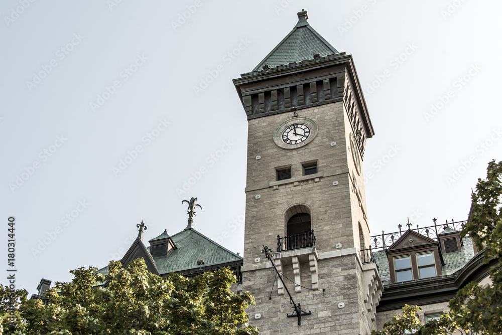 Obraz premium Clock tower of the old building - Quebec City, Canada