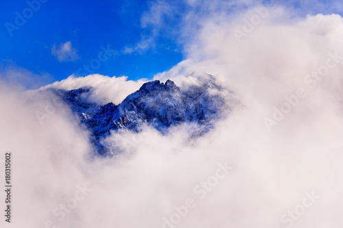 Winter landscape with view to the Zugspitze © Videografic