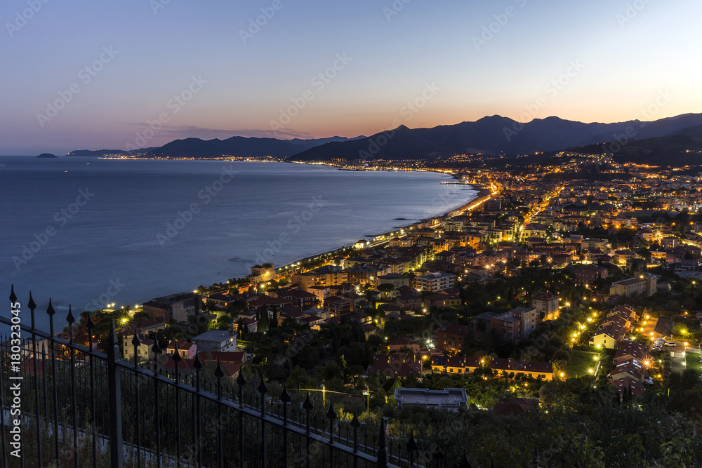 Fototapeta premium Panorama notturno