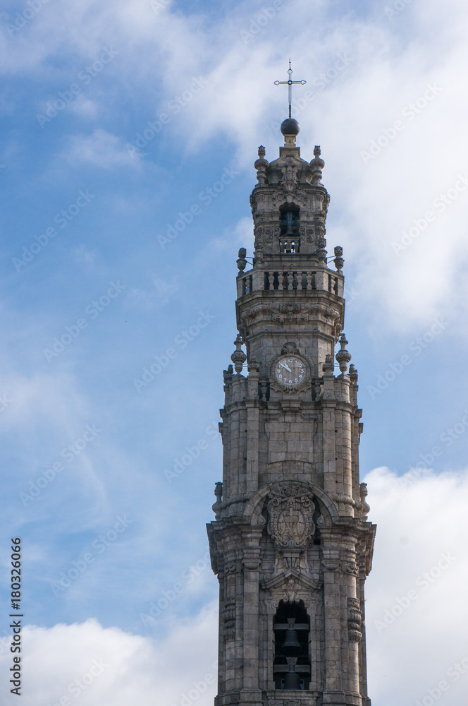 Clérigo's Tower (Torre dos Clérigos) in Porto