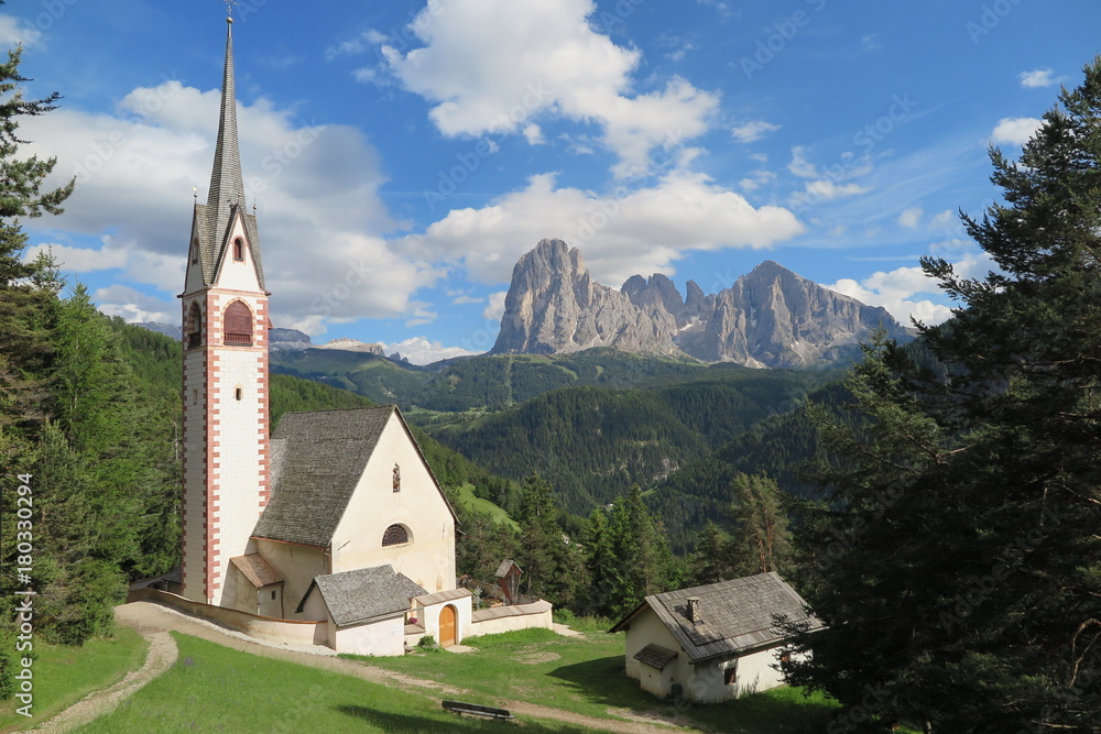 
St.Jakobskirche mit Langkofel, Südtirol