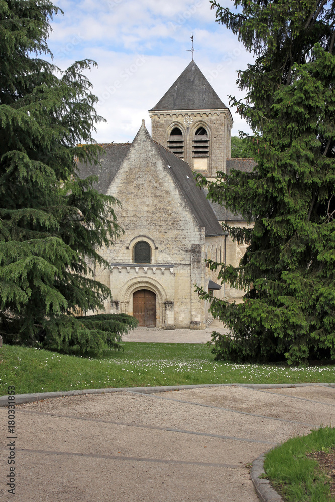 romanesque church in rochecorbon