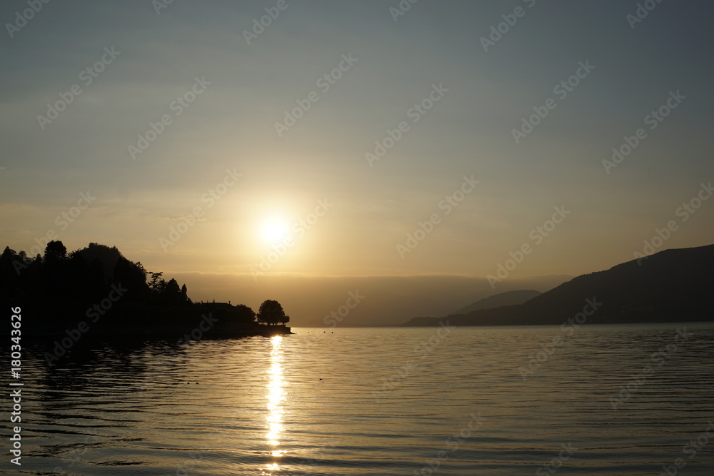 Naklejka premium Sonnenuntergang am See