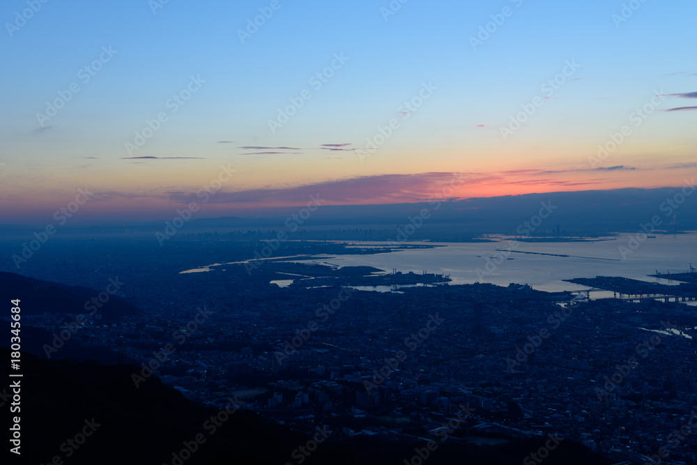 夜明け前の大阪と神戸　摩耶山掬星台からの眺め
