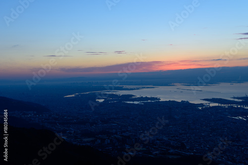夜明け前の大阪と神戸 摩耶山掬星台からの眺め