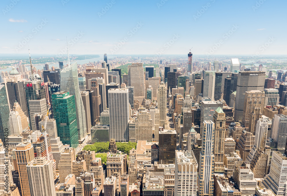 Panoramiczny widok na dolny Manhattan od Empire State Building <span>plik: #180353420 | autor: Paolo</span>