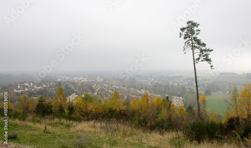 Blick vom Bromberg auf Medebach, Hochsauerland, im Nebel