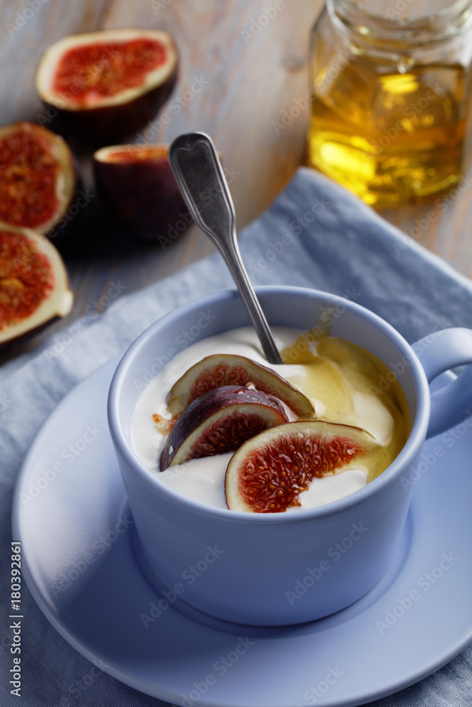 Dessert with fig and honey Dessert with fig and honey