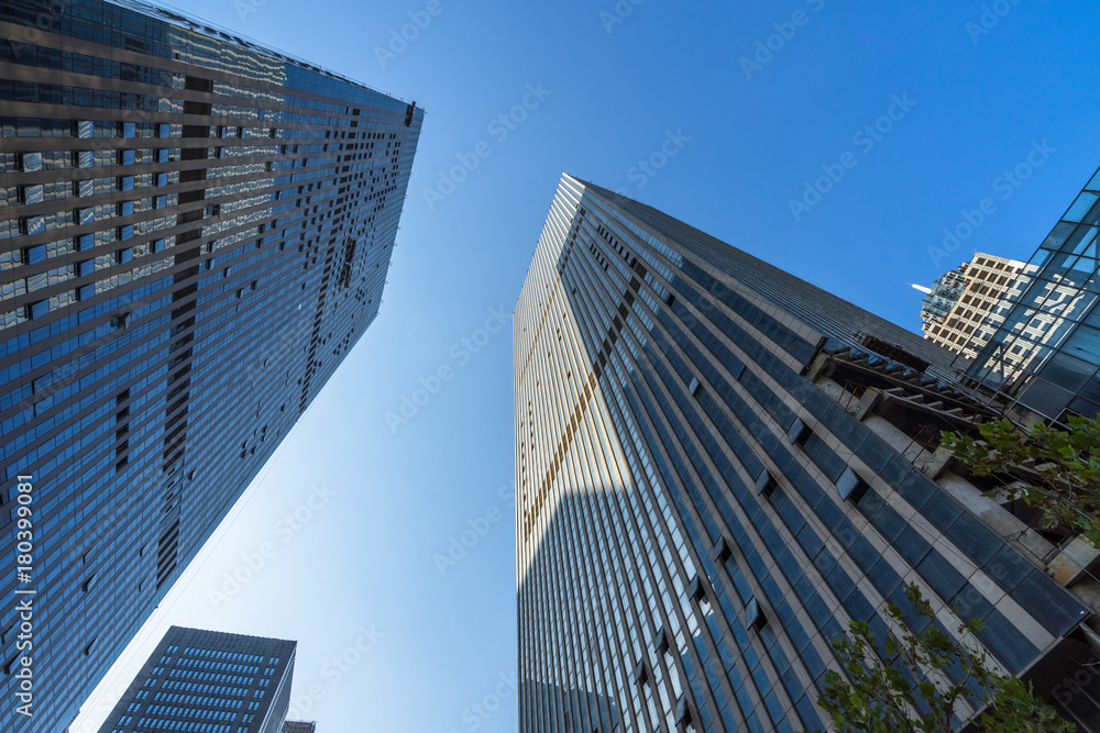 Fototapeta premium architectural complex against sky in downtown, china.