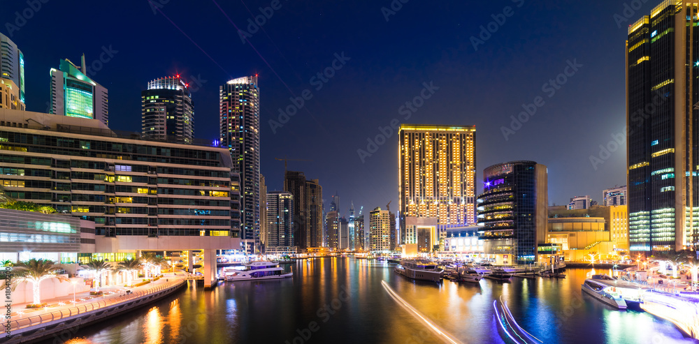Fototapeta premium Dubai Marina cityscape , UAE