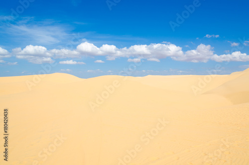 sand desert © Alexander