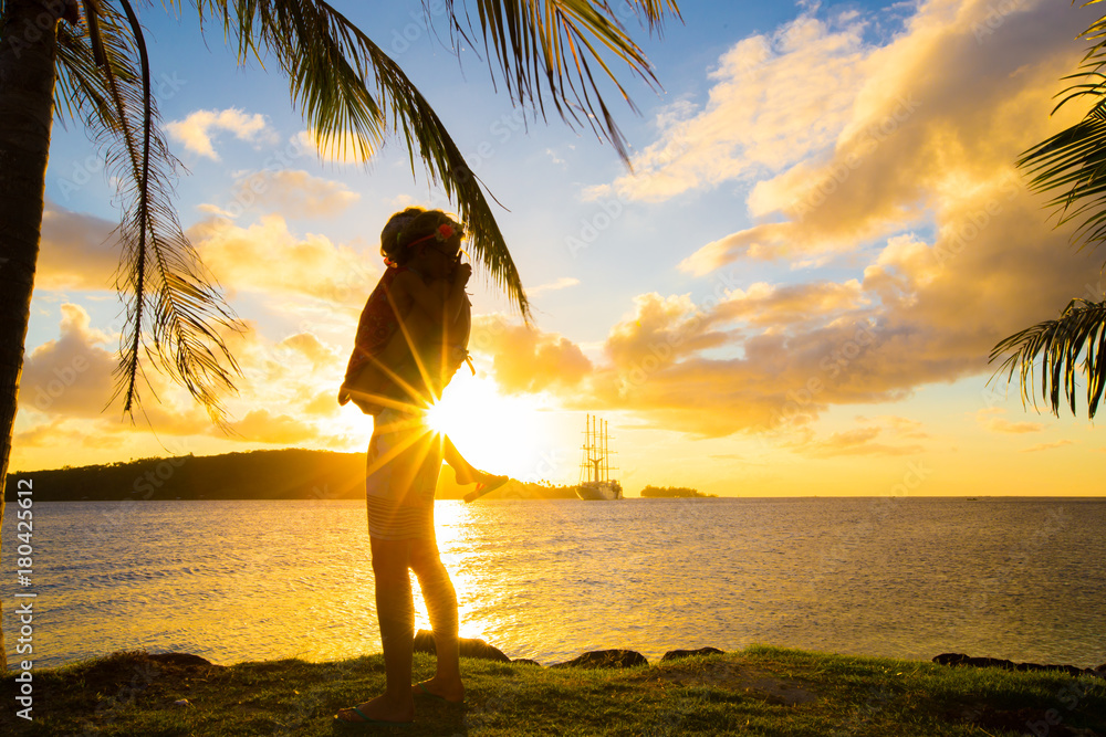 Coucher de soleil à Bora Bora en famille