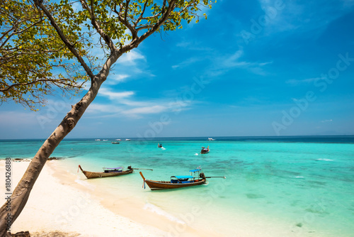 Fototapeta Naklejka Na Ścianę i Meble -  Koh Bamboo island bay, longtail, Thailand