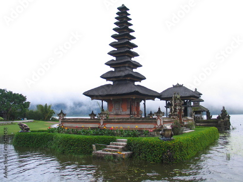 Templo en Bali  isla de Indonesia en Asia