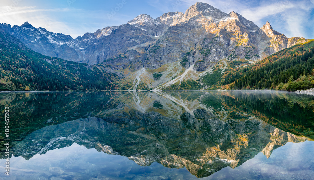 Fototapeta premium Tatra mountains, Morskie Oko lake, fall morning, Poland