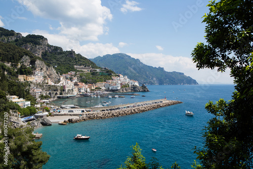 Wallpaper Mural scorci e tradizioni della costiera amalfitana Torontodigital.ca