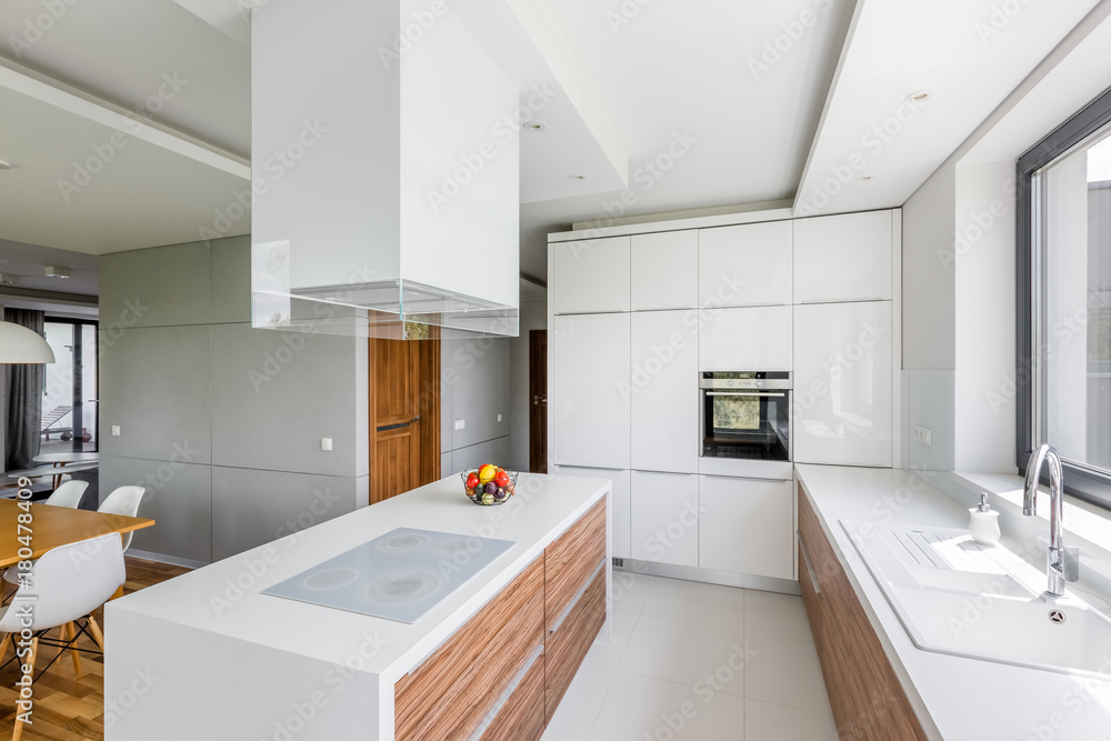 Luxurious white kitchen