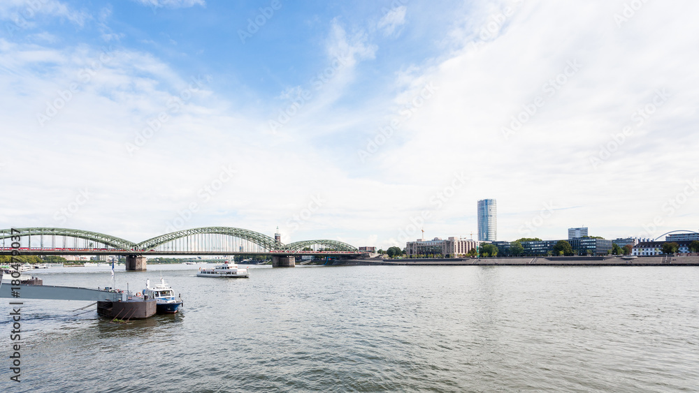 Obraz premium pier and view of Rhine river in Cologne city