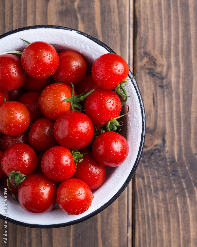 Wet cherry tomatoes Wet cherry tomatoes