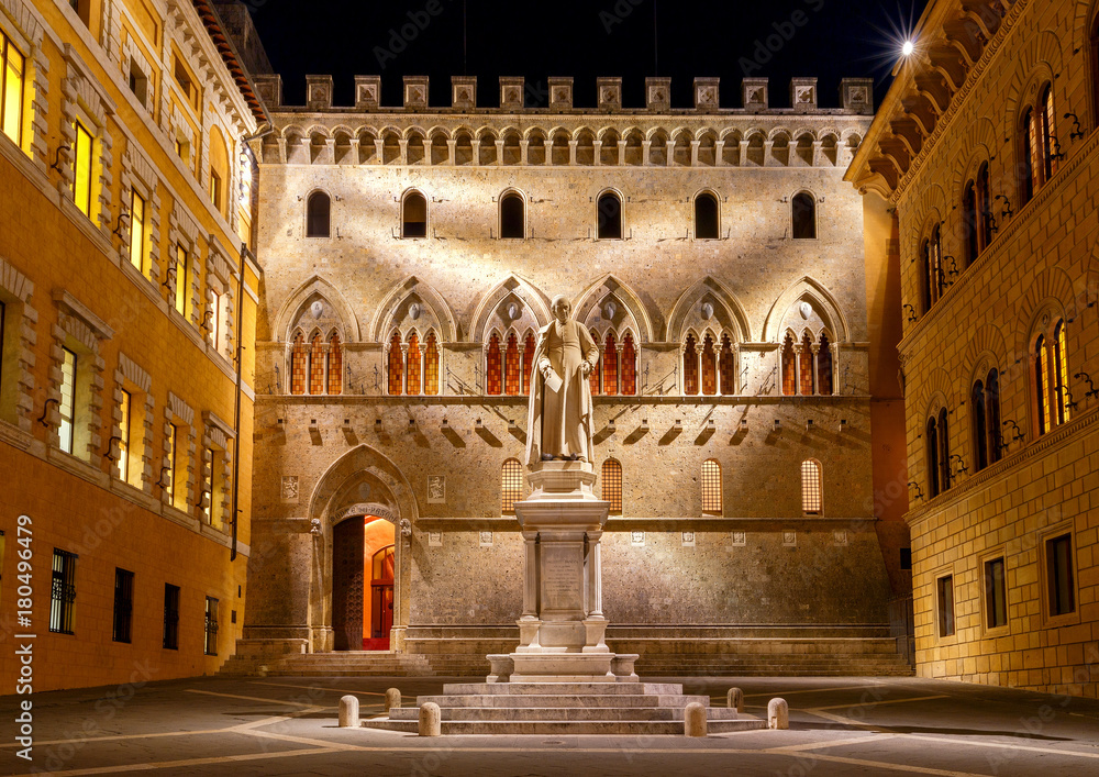 Fototapeta premium Siena. Square Salimbeni.