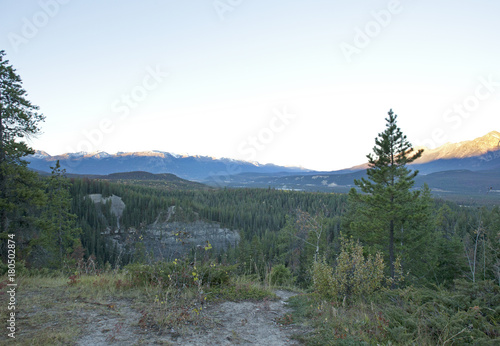 Maligne Canyon trailhead