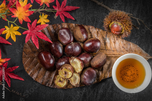 栗 秋の味覚 Chestnut autumn of taste