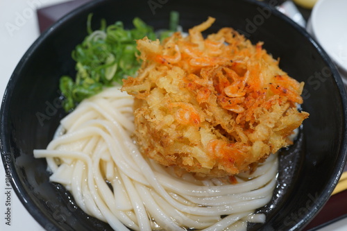 かき揚げうどん　天ぷら　和食　麺類　のどごし