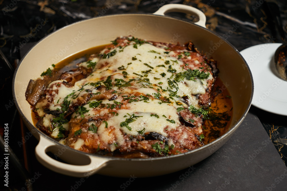 Baked eggplants with cheese sauce Baked eggplants with cheese sauce