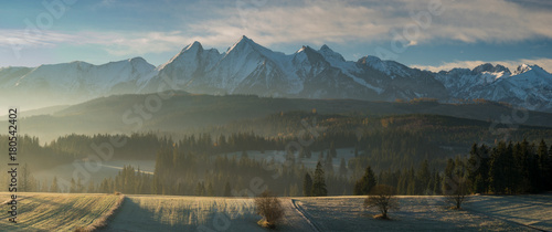 Fototapeta Naklejka Na Ścianę i Meble -  Autumn Panorama of the High Tatras,Poland