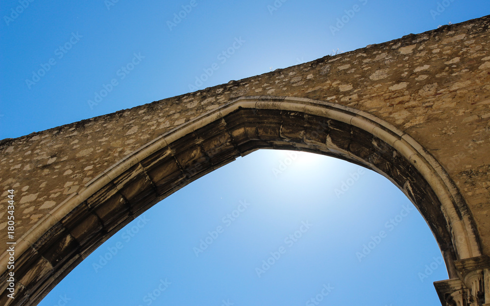 Exposed arch at Carmo Convent