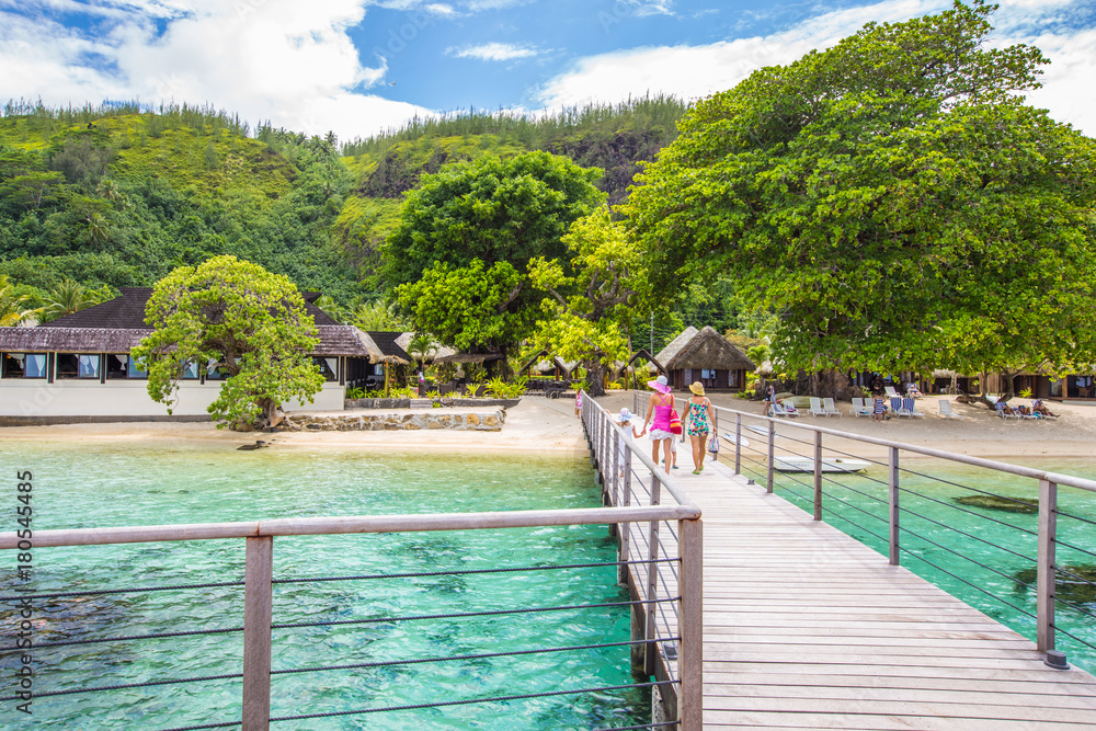 Obraz premium Pontons et lagon