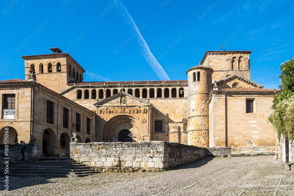 Spanien - Kantabrien - Santillana Del Mar - Colegiata de Santillana del Mar (Stiftskirche der Hl. Juliana, Sant Iuliana)