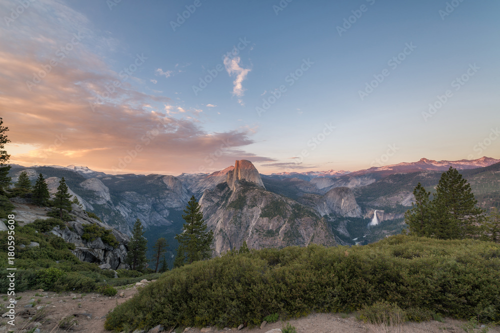 Fototapeta premium Glacier Point Amphitheater Sunset 