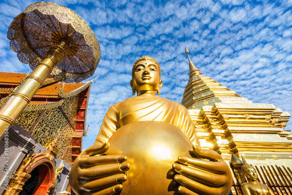 Fototapeta premium Wat Phra That Doi Suthep temple in Chiang Mai, Thailand.