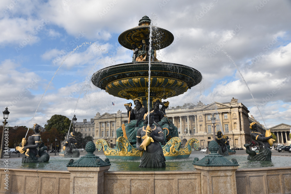 Fontaine de la place de la Concorde à, Paris, France