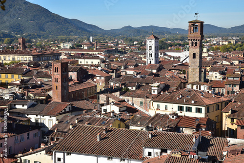 Toits et clochers à Lucca en Toscane, Italie