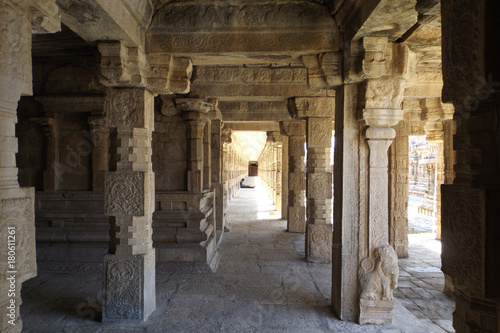 Säulengang im Tempel von Darasuram, Tamil Nadu, Südindien
