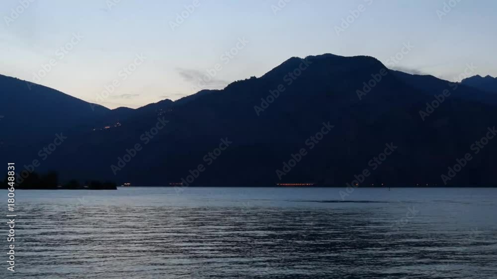 Lago di Garda panorama notturno Lago di Garda panorama notturno